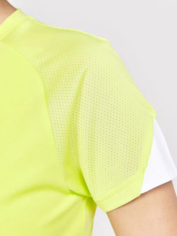 1908229-541900_Pro Control Impact SS Tee W_Closeup4.jpg